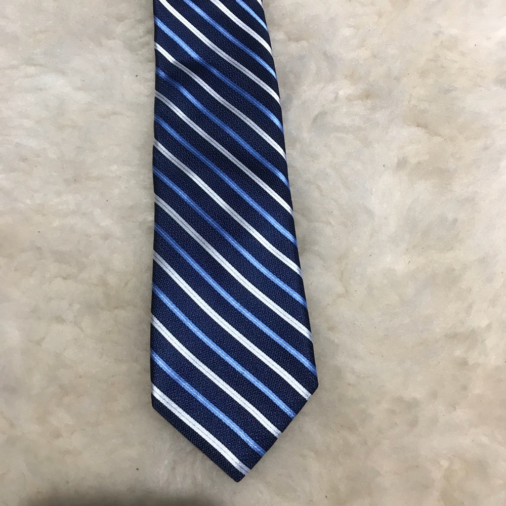 Roundtree & Yorke Tie